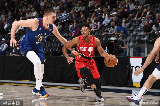 男足前往德 男足前往德